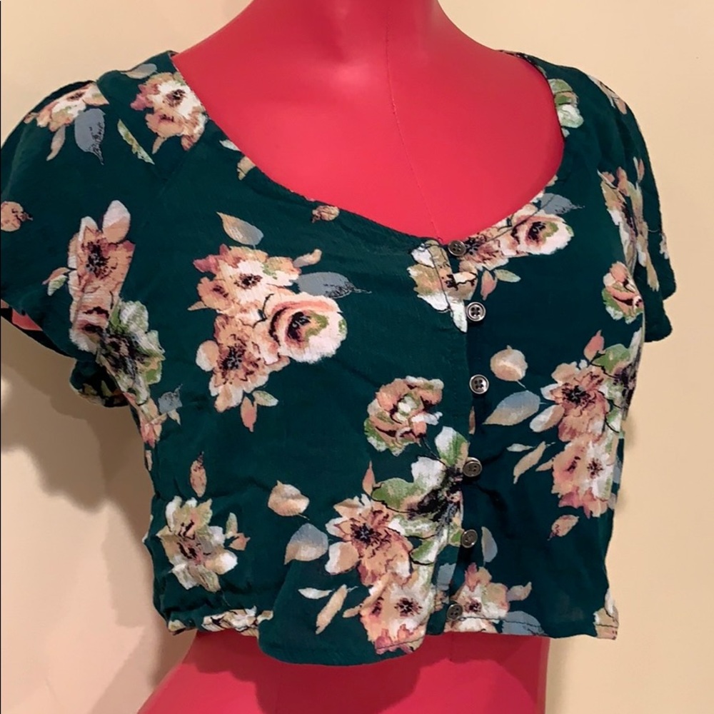 Xhilaration Button-Down Crop Top - Picture 3 of 6